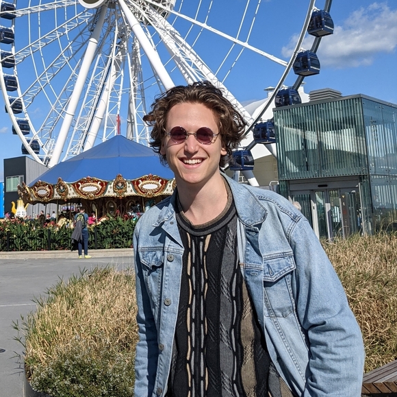 Meet your Posher, Erik - Picture 1 of 1